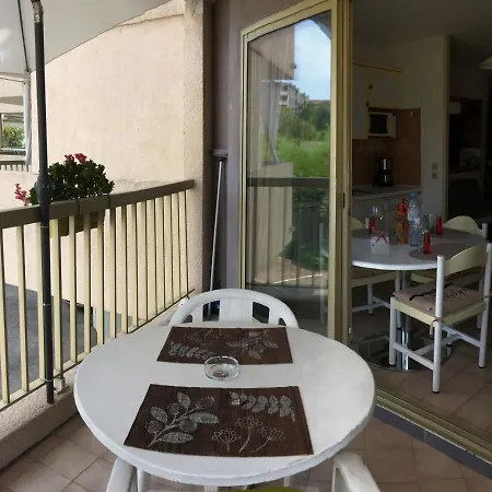 Eden Apartment *